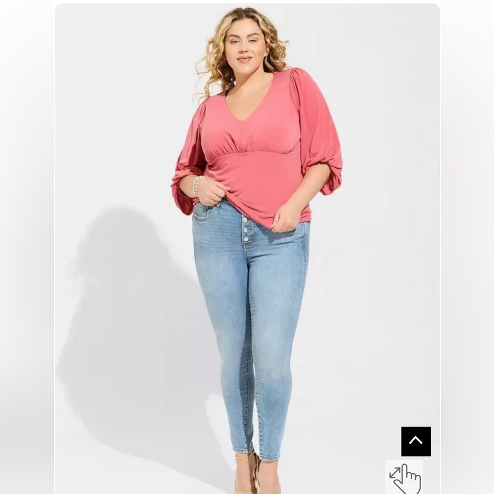 NEW NWT TORRID 2 Plus Size Studio Knit V-Neck Quarter Sleeve Holly Berry